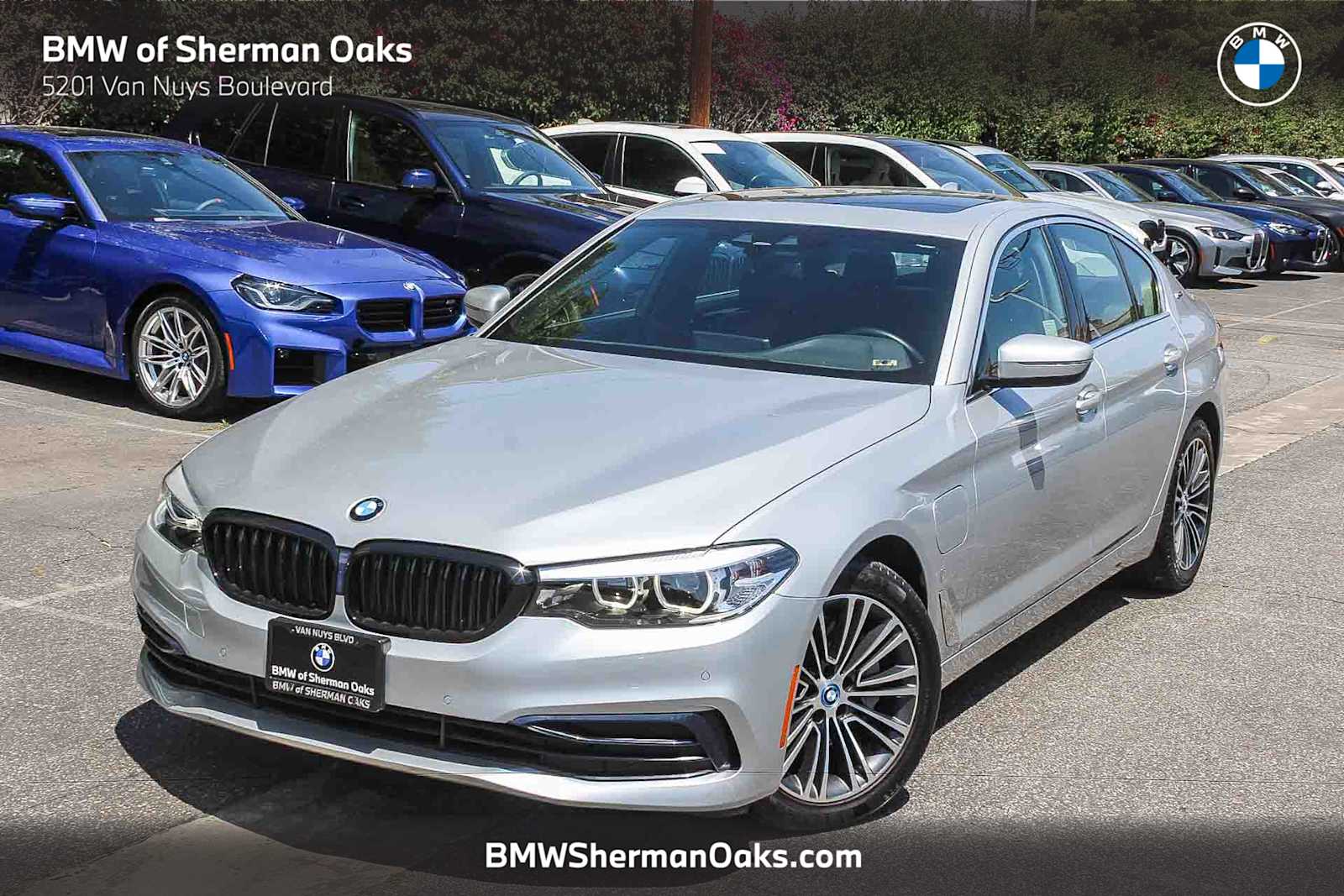 2019 BMW 5 Series 530e iPerformance Sedan's photo