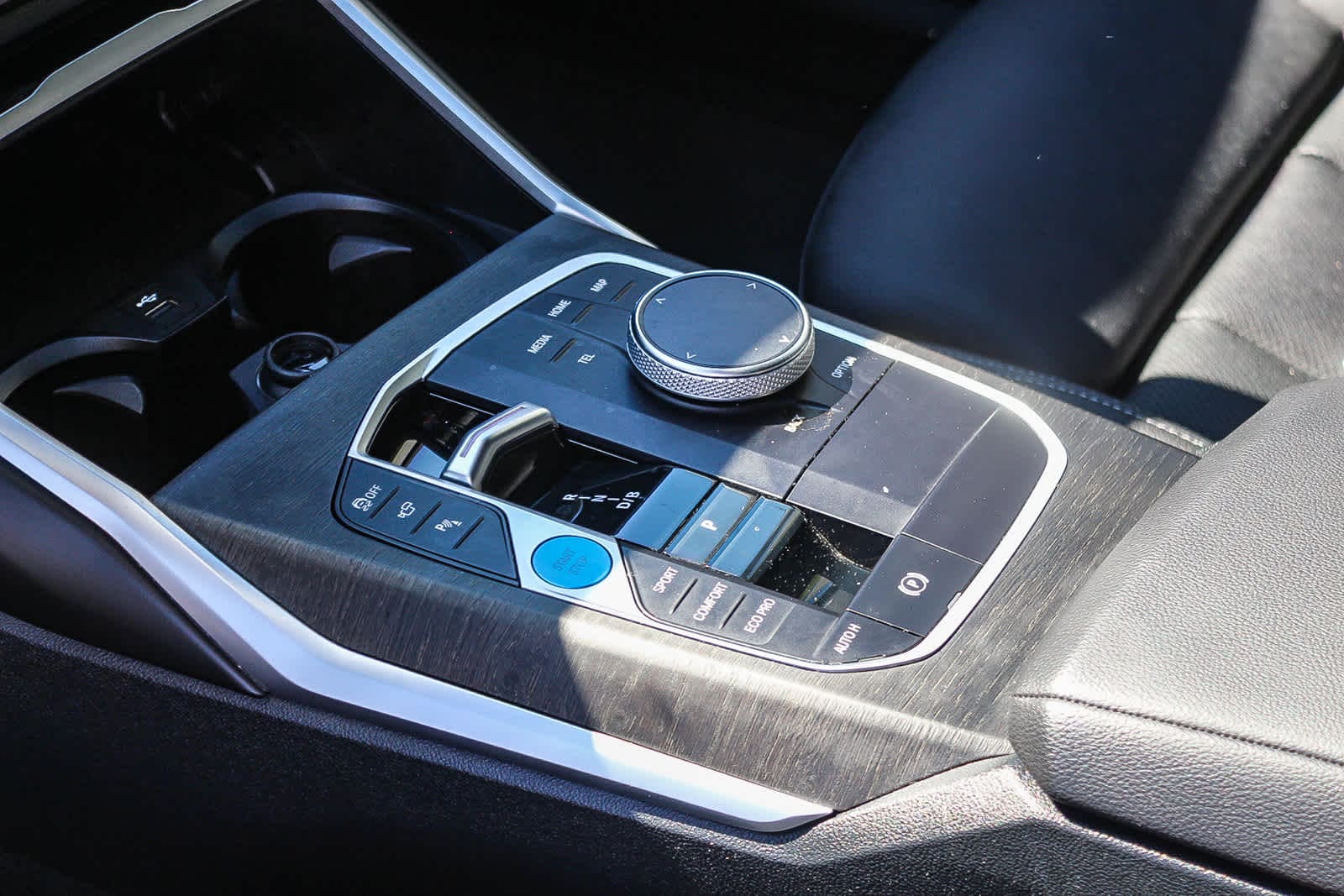 Thumbnail: 2023 BMW i4 - 19