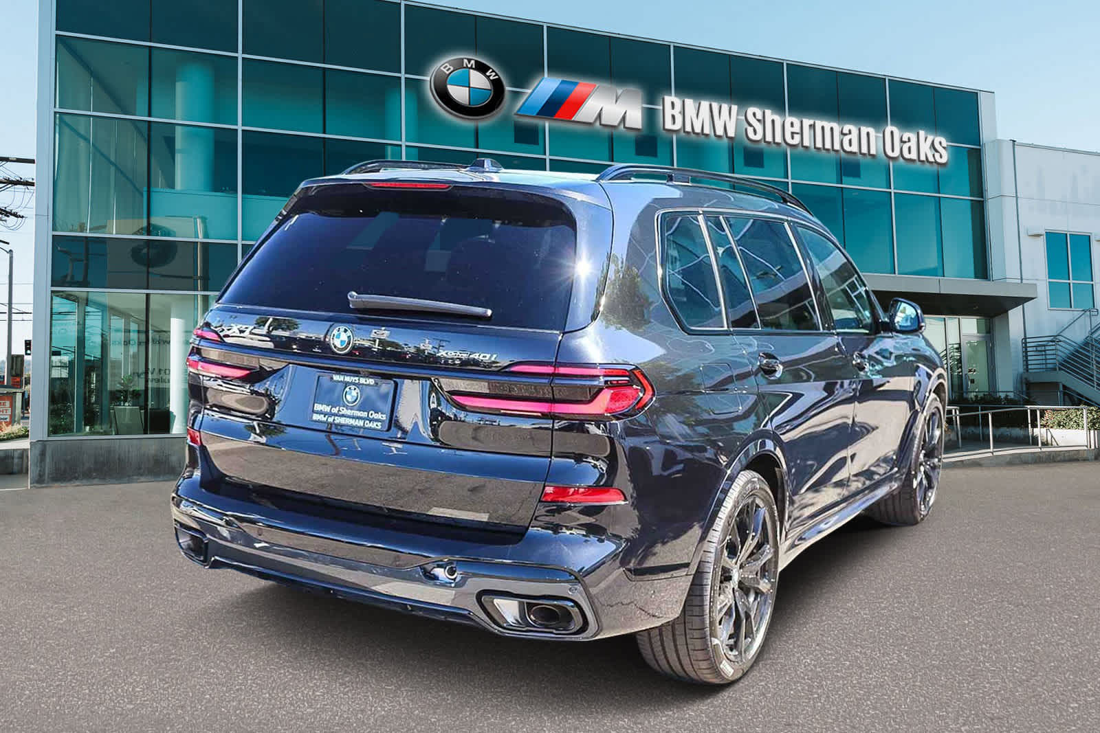 Thumbnail: 2026 BMW X7 - 4