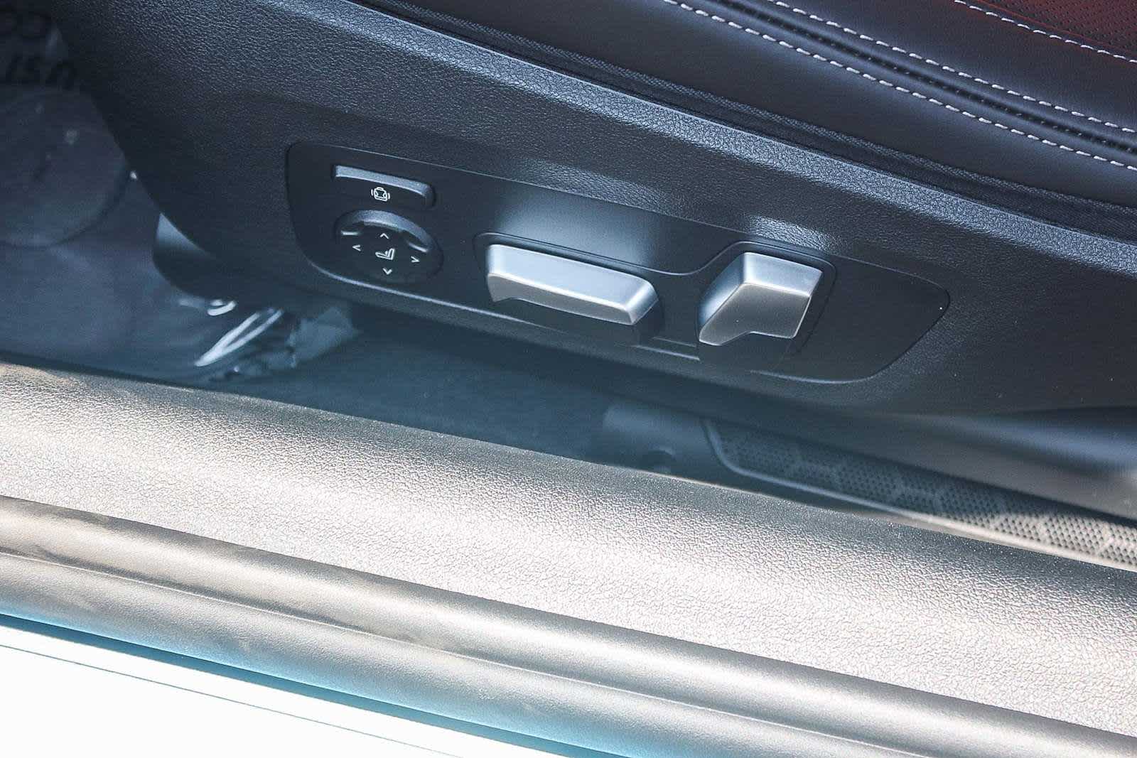 Thumbnail: 2026 BMW 8 Series - 20