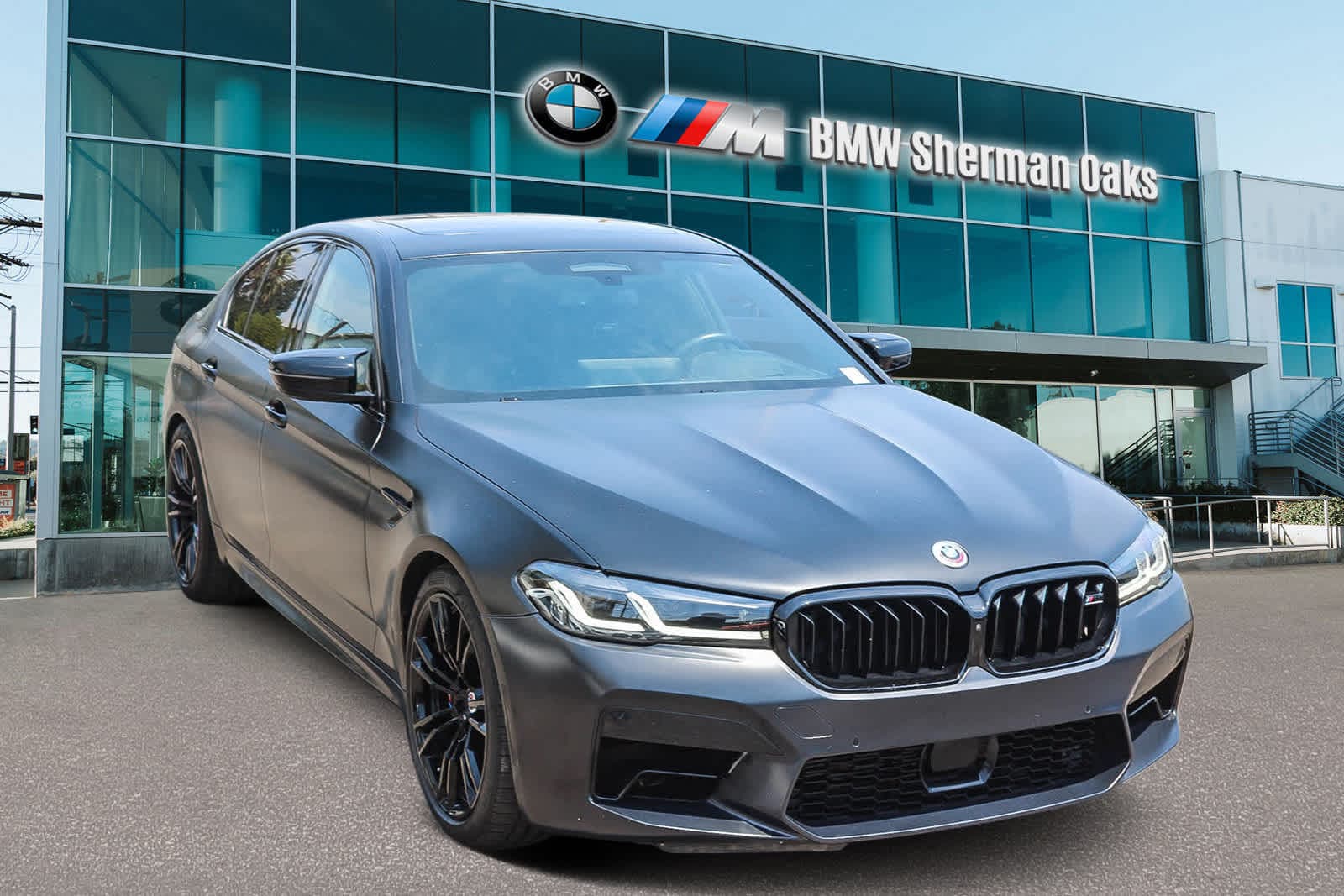 Thumbnail: 2022 BMW M5 - 3