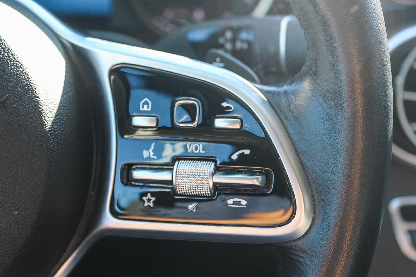 Thumbnail: 2019 Mercedes-Benz C-Class - 24