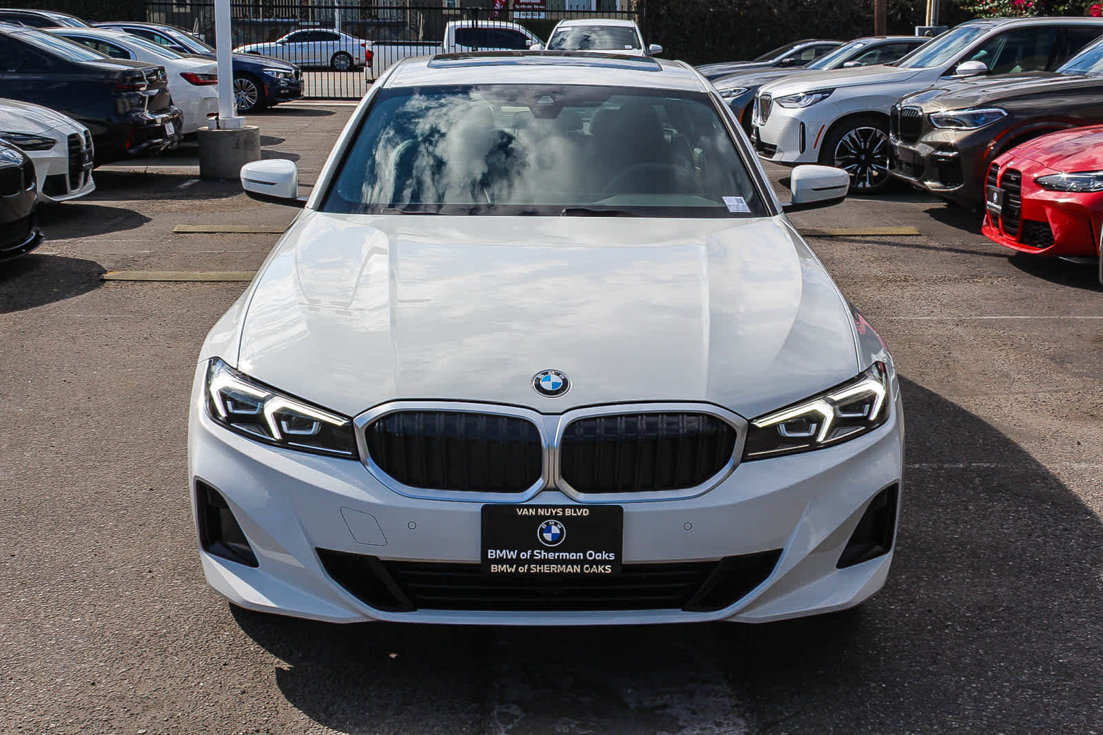 2025 Bmw 330i photo 2