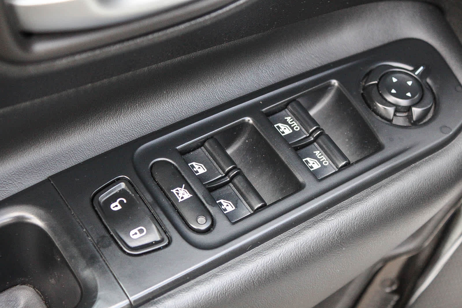 Thumbnail: 2017 Jeep Renegade - 20