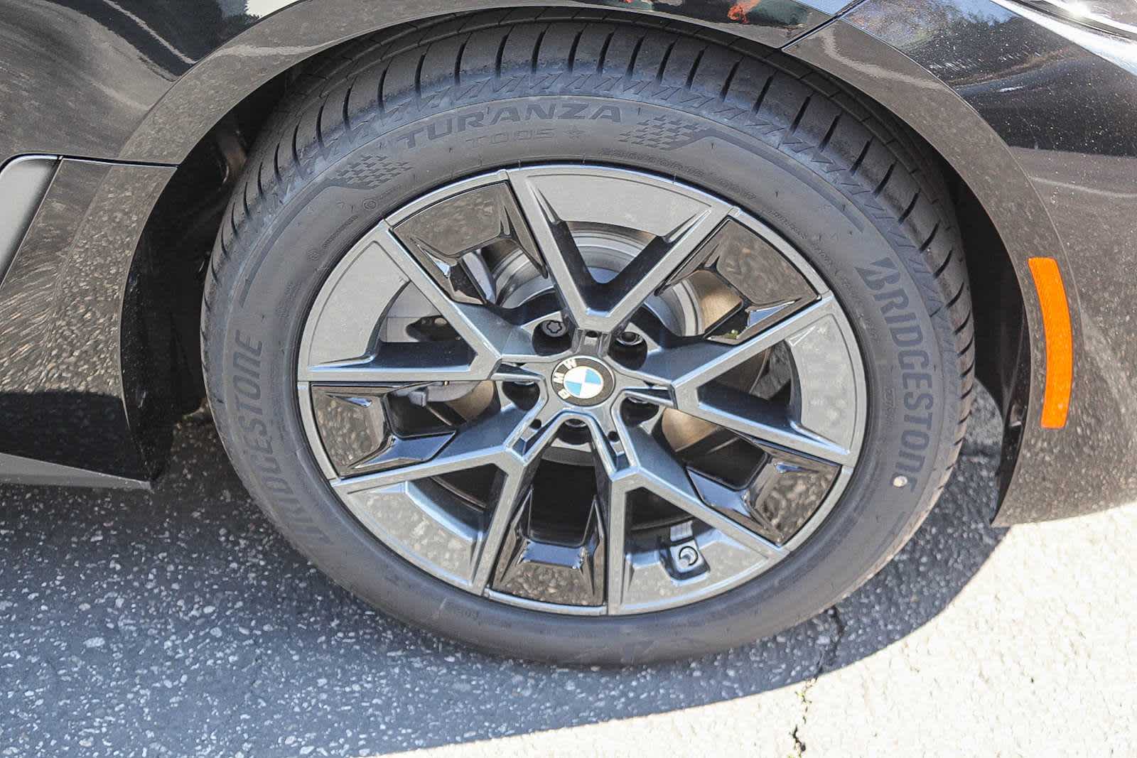 Thumbnail: 2026 BMW i4 - 9