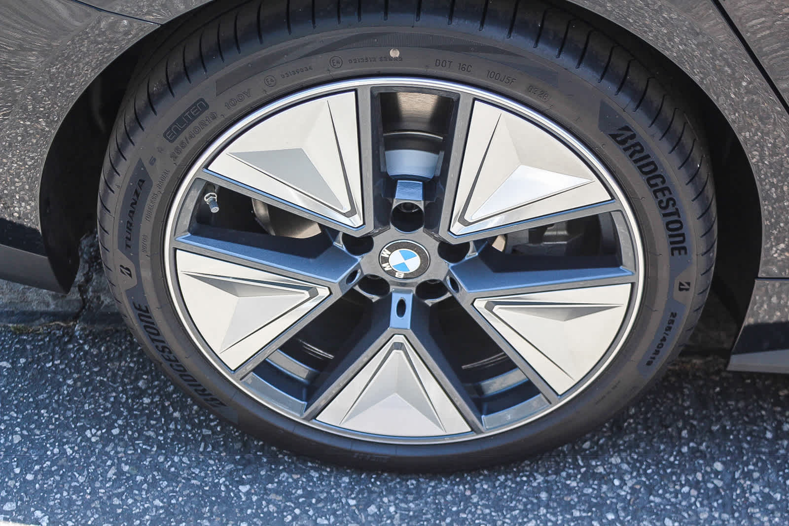 Thumbnail: 2026 BMW i4 - 9
