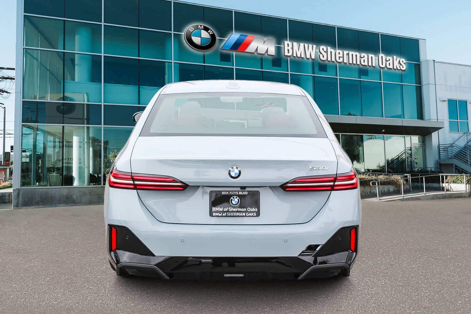 Thumbnail: 2026 BMW 5 Series - 5