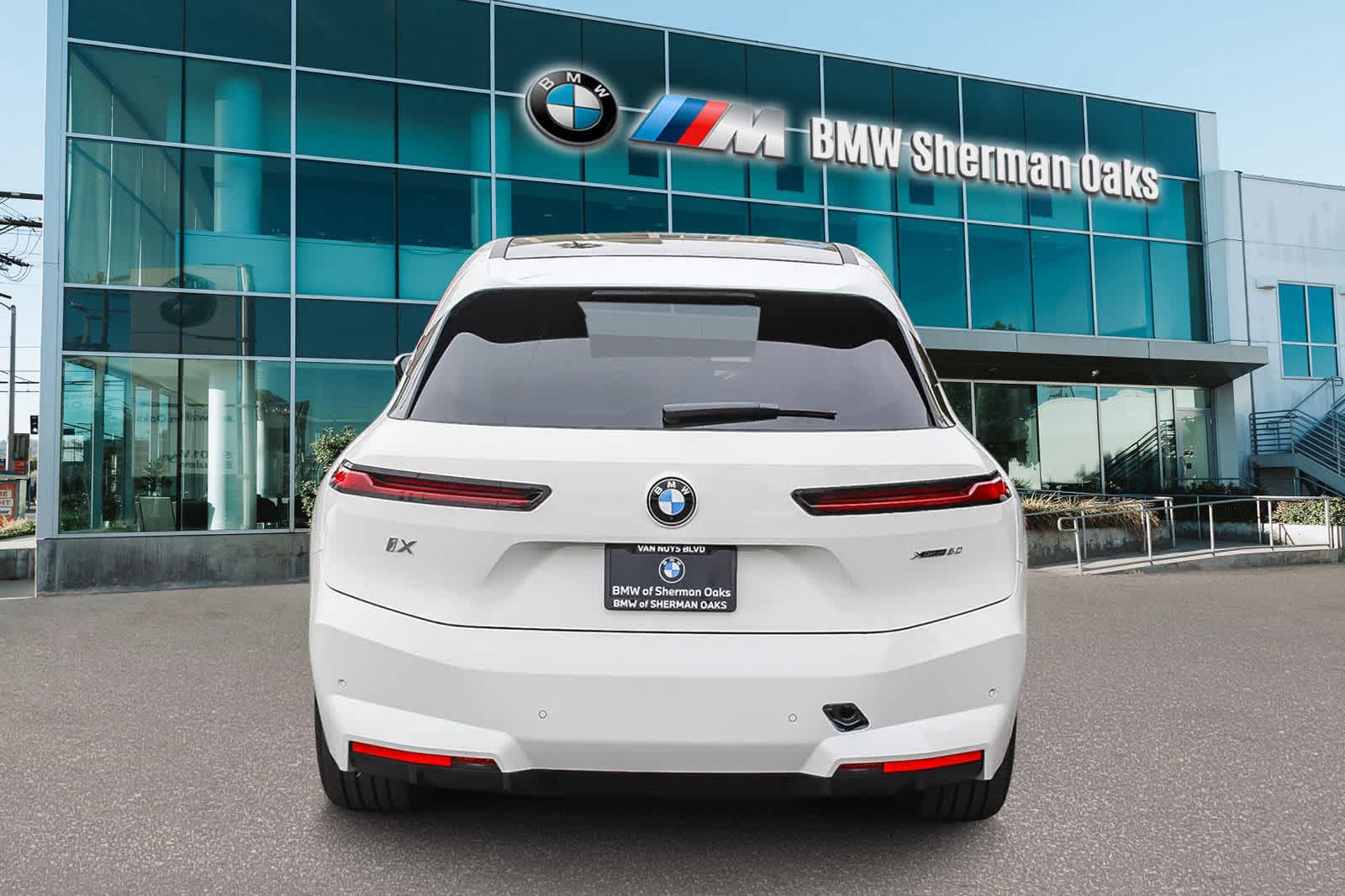 Thumbnail: 2026 BMW iX - 5