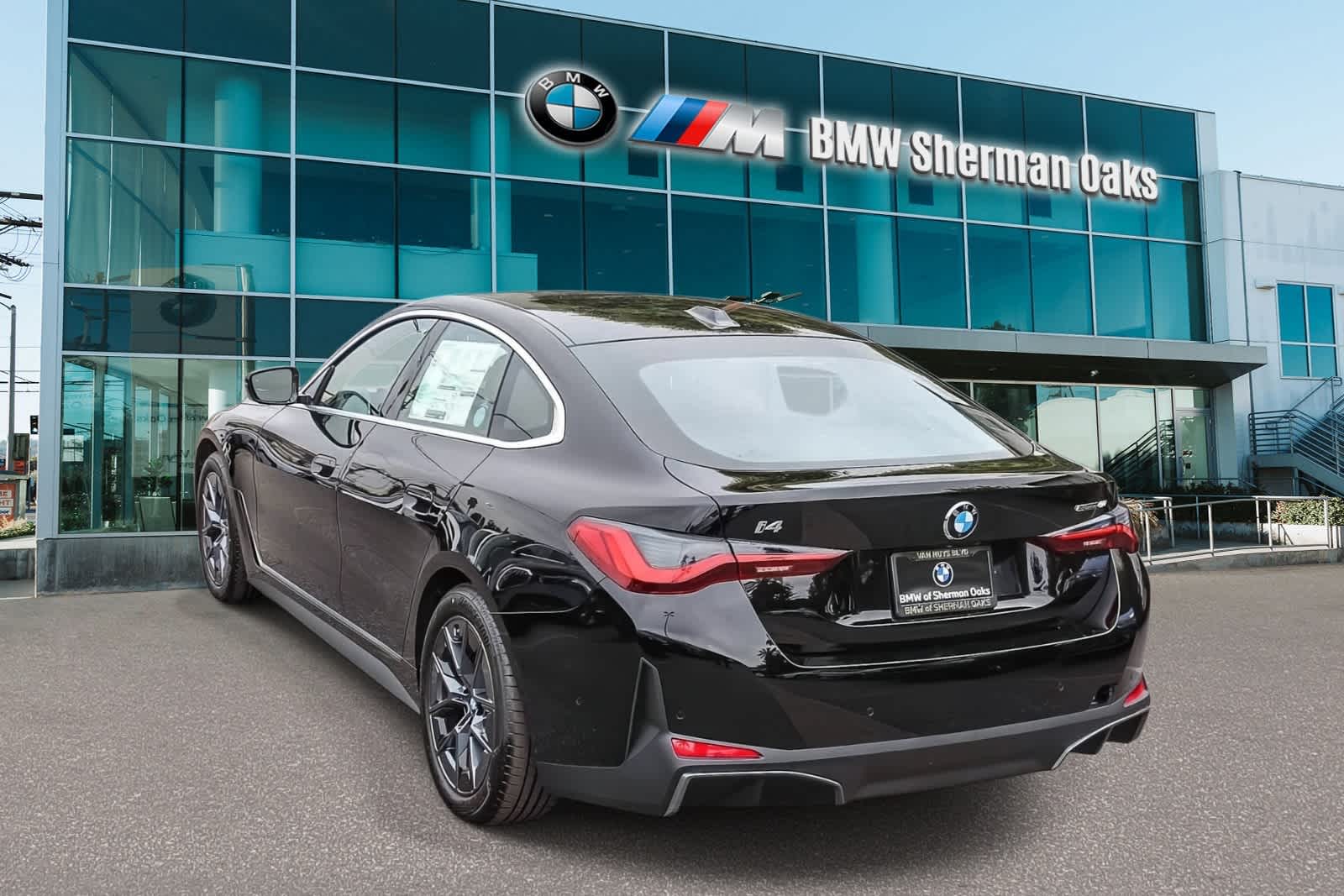 Thumbnail: 2026 BMW i4 - 6