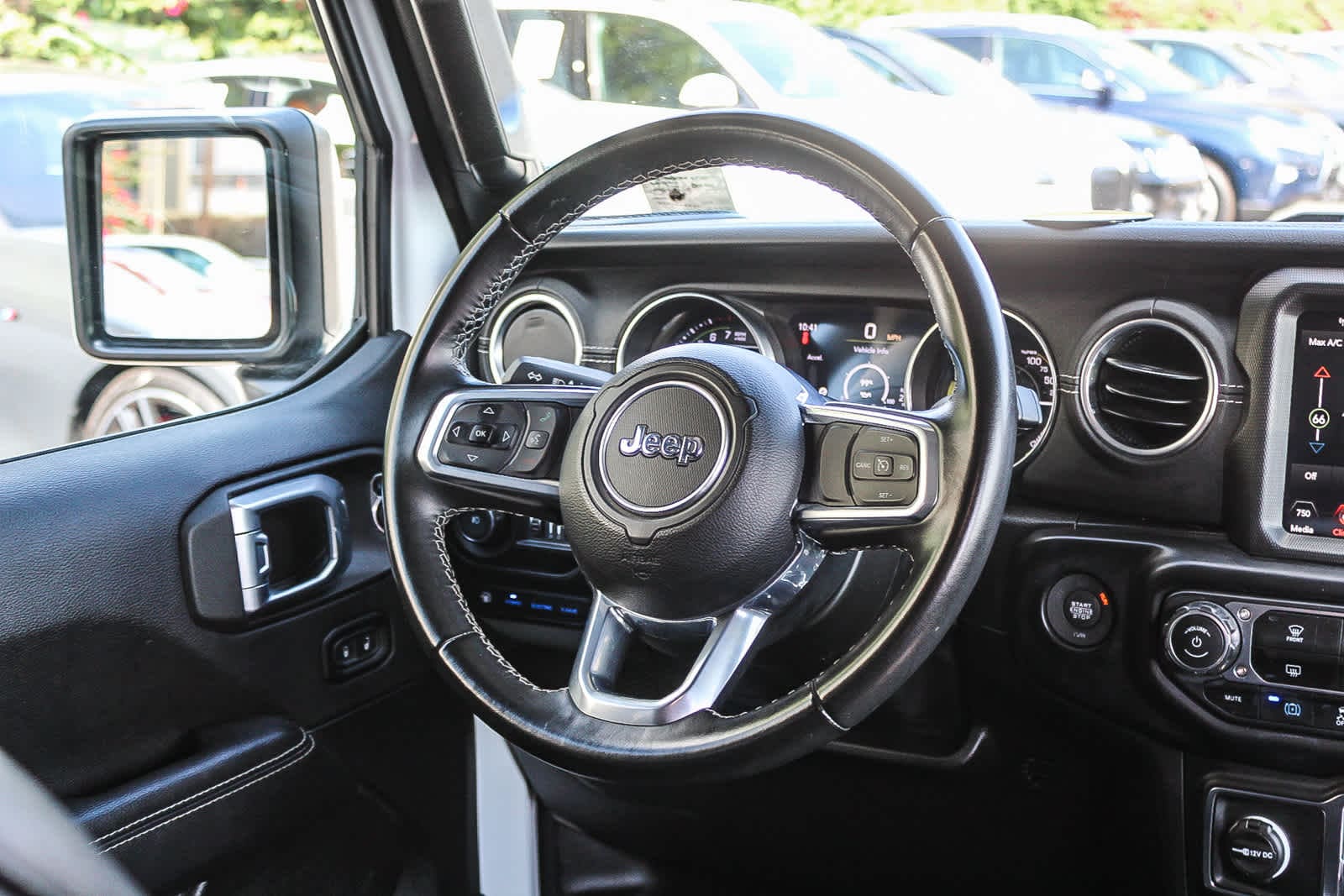 Thumbnail: 2022 Jeep Wrangler - 15