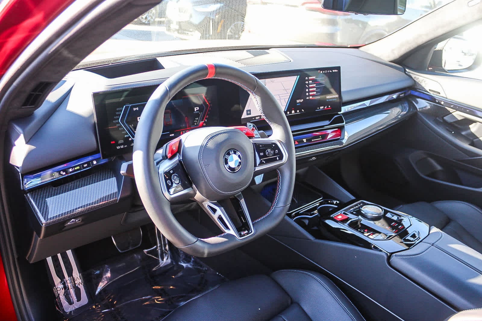 Thumbnail: 2025 BMW M5 - 16