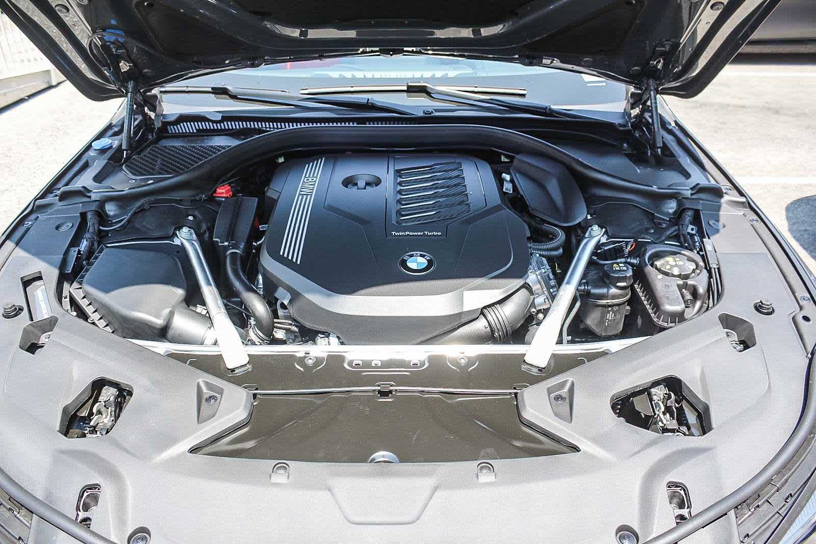 Thumbnail: 2026 BMW 8 Series - 25