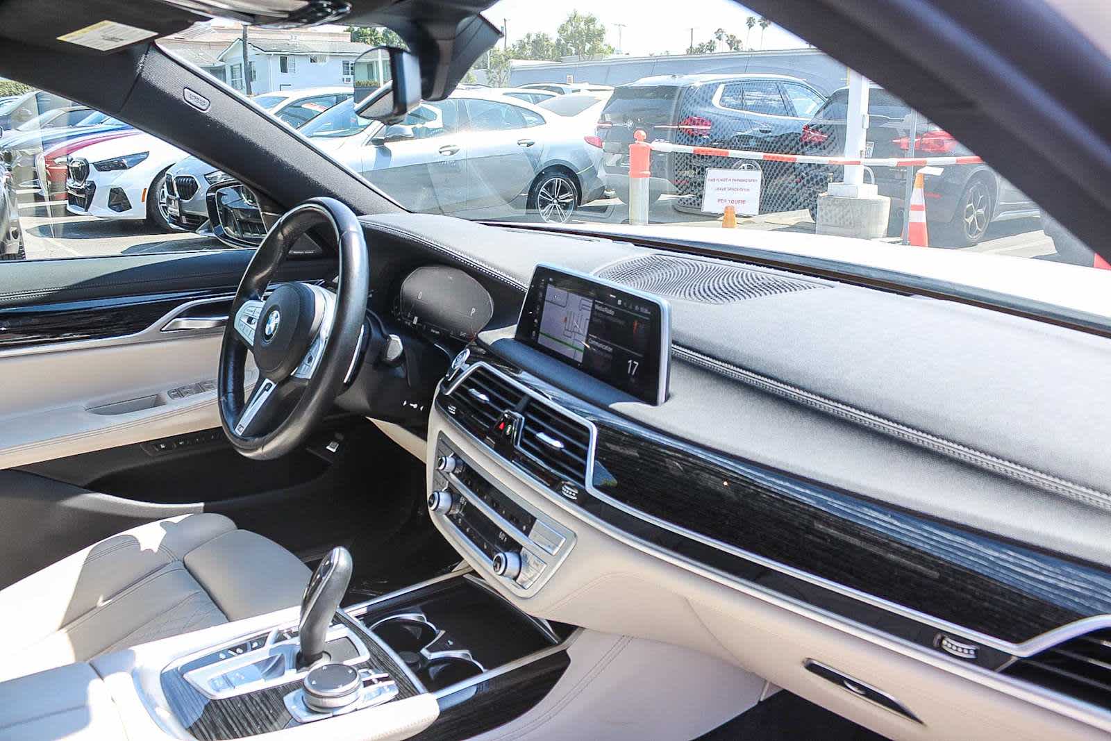 Thumbnail: 2022 BMW 7 Series - 16