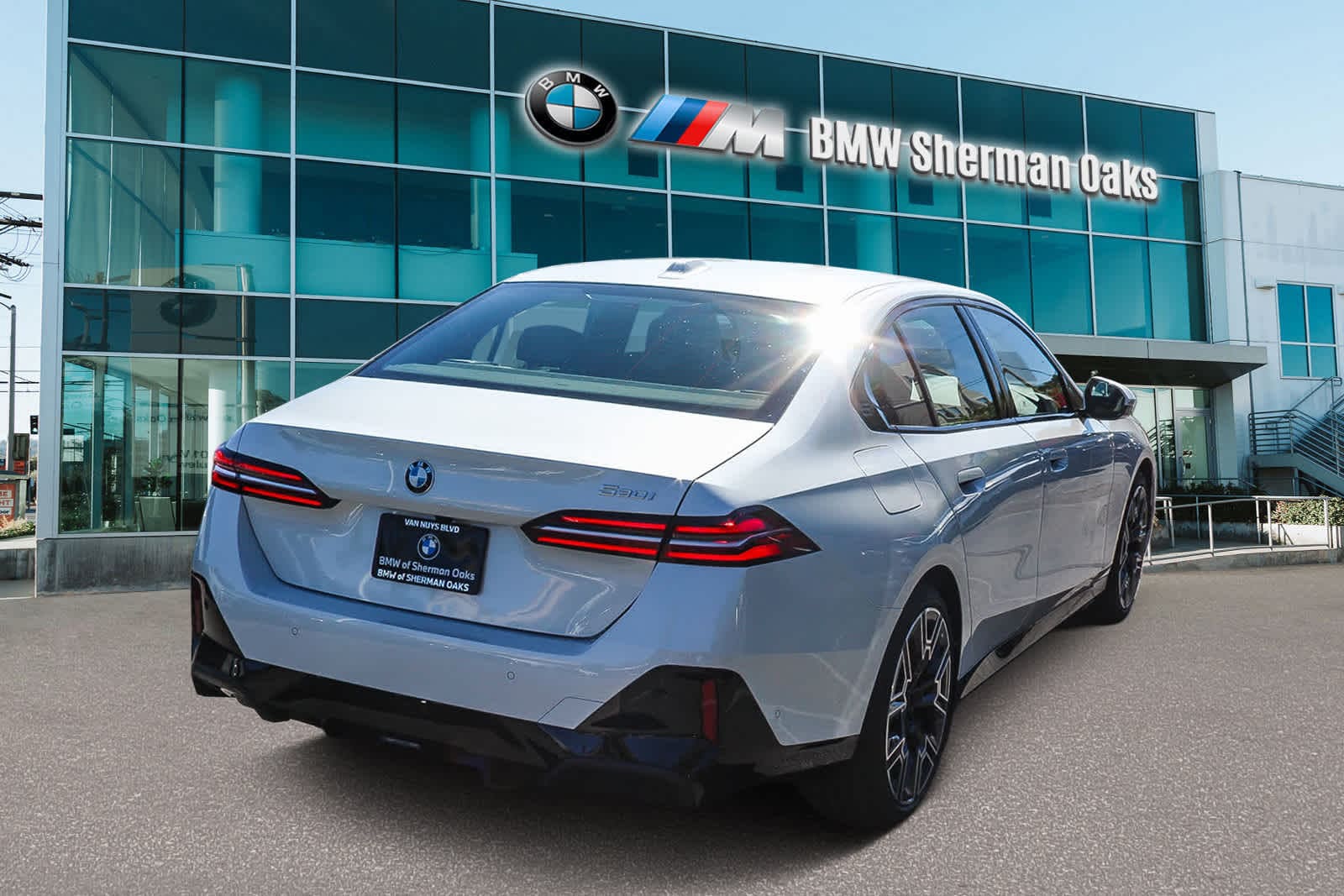 Thumbnail: 2026 BMW 5 Series - 5