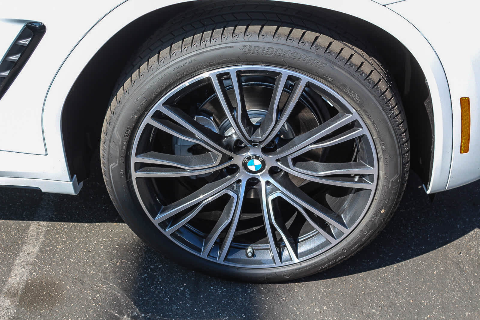 Thumbnail: 2025 BMW X4 - 9