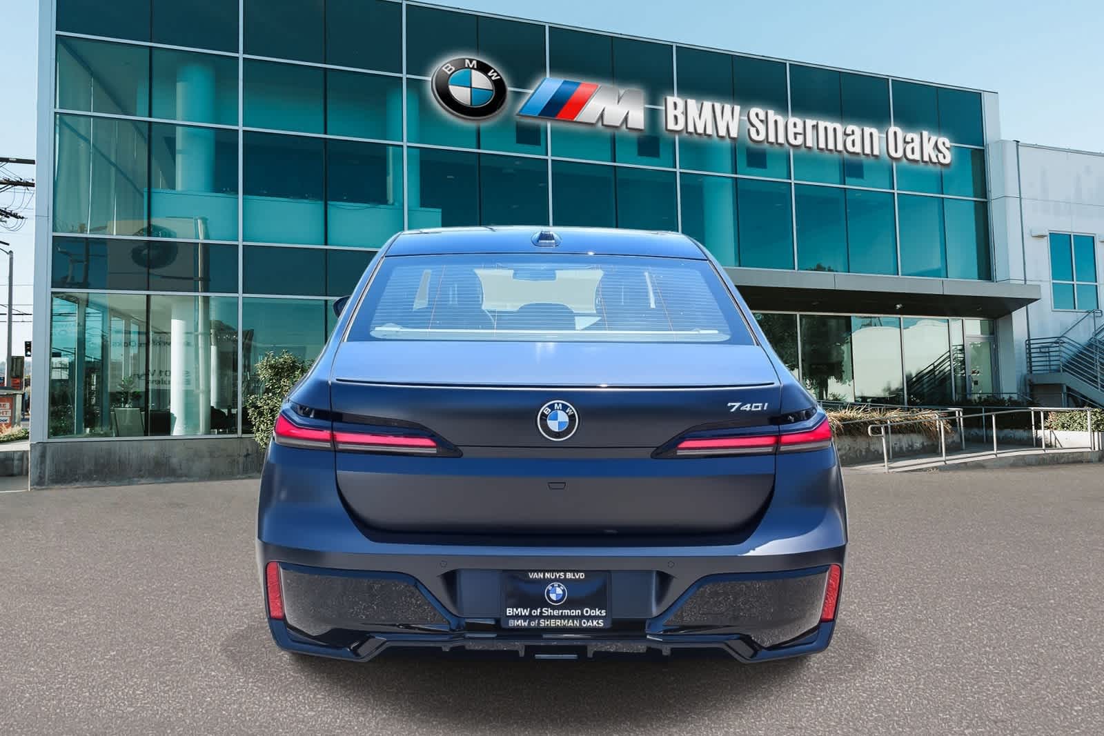 Thumbnail: 2026 BMW 7 Series - 5