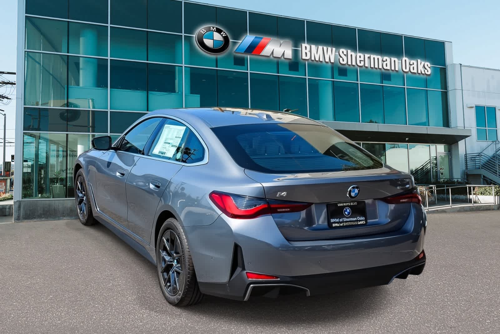 Thumbnail: 2026 BMW i4 - 6