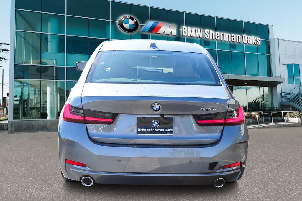 New 2026 BMW 330i Sedan