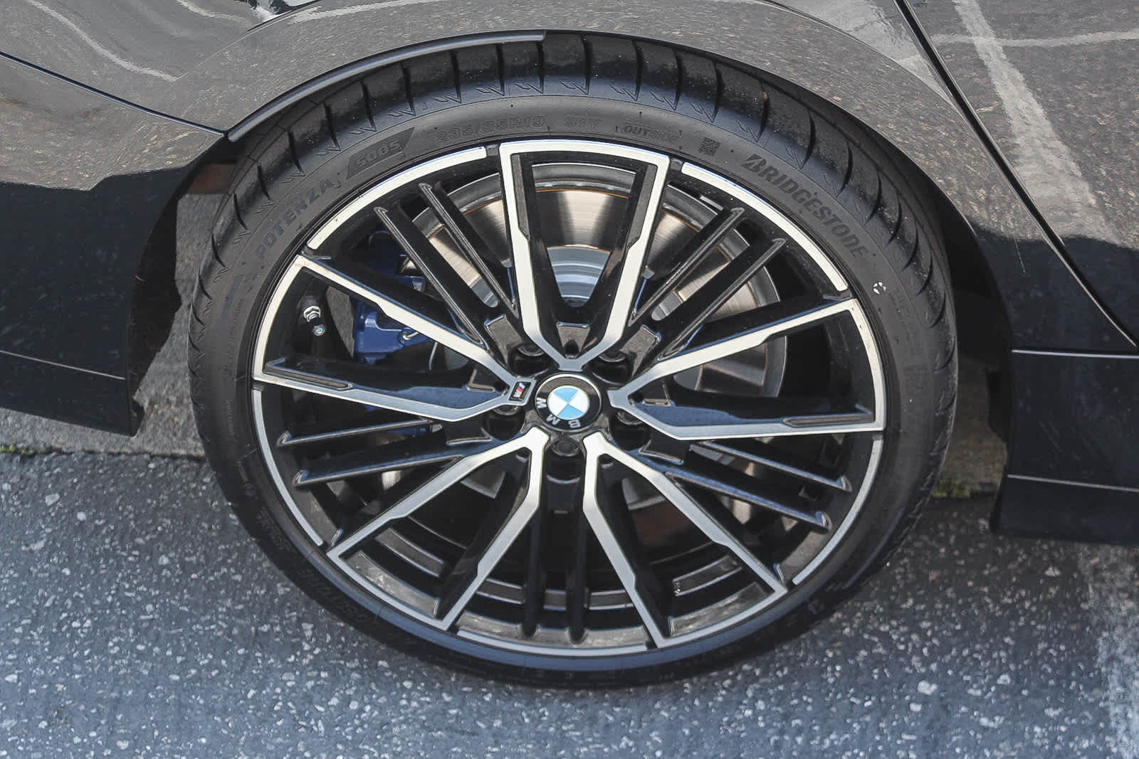 2023 BMW M235i xDrive photo 3