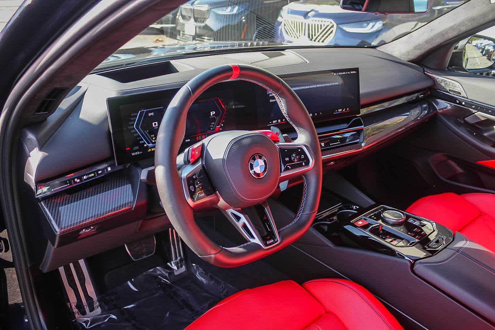 Thumbnail: 2025 BMW M5 - 17