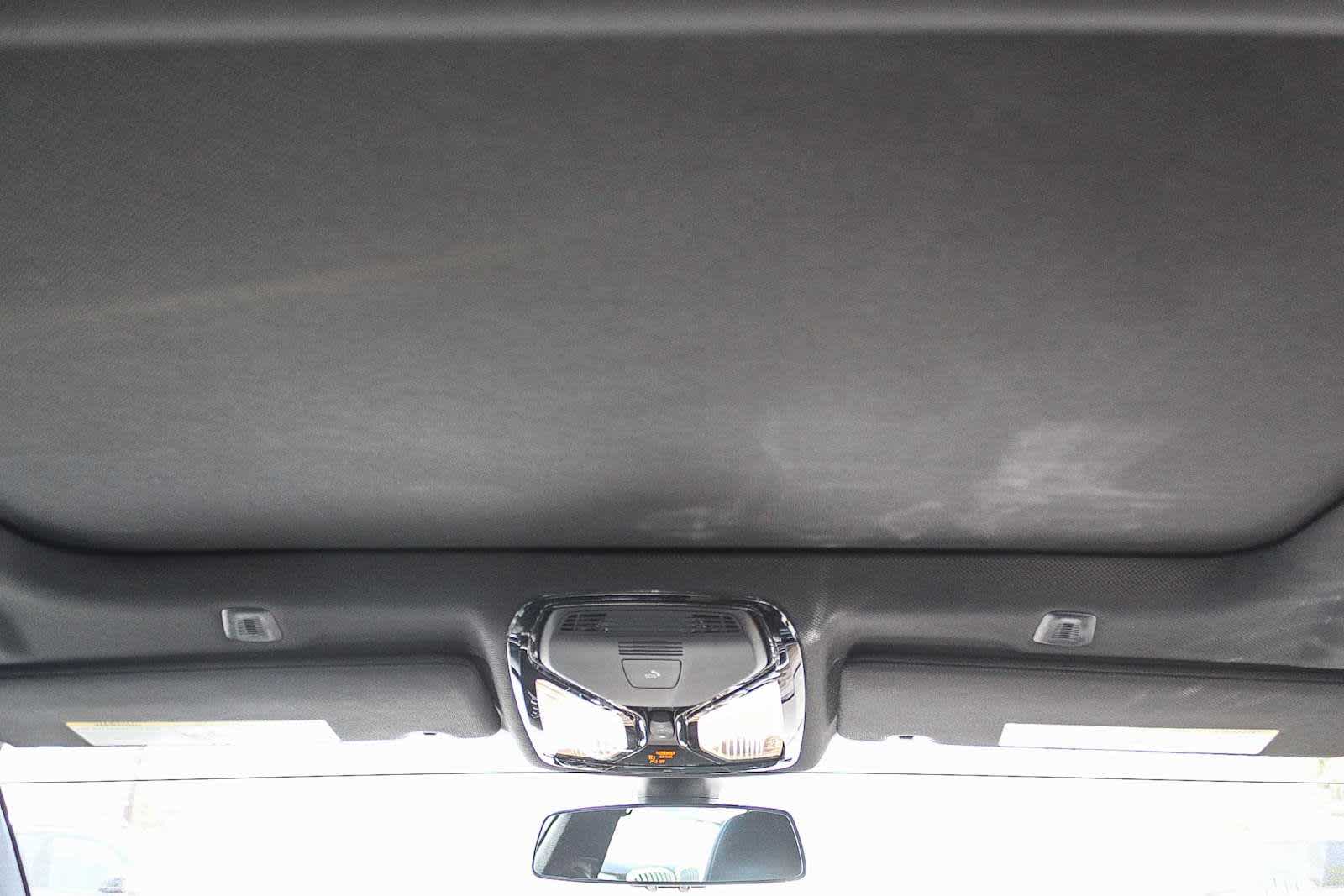 2019 BMW 5 Series 530e - Photo 13