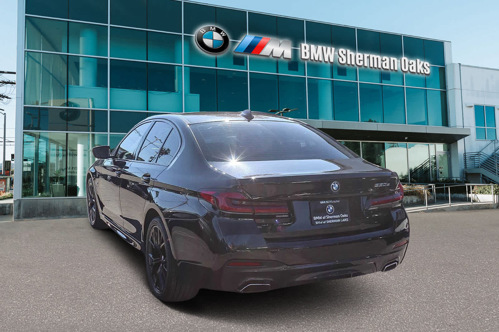 Thumbnail: 2023 BMW 5 Series - 6