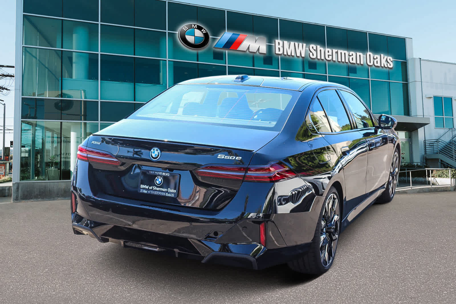 2026 Bmw 550e xDrive photo 4