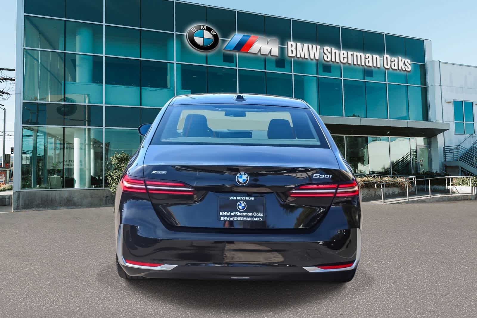 2026 BMW 530i xDrive photo 4