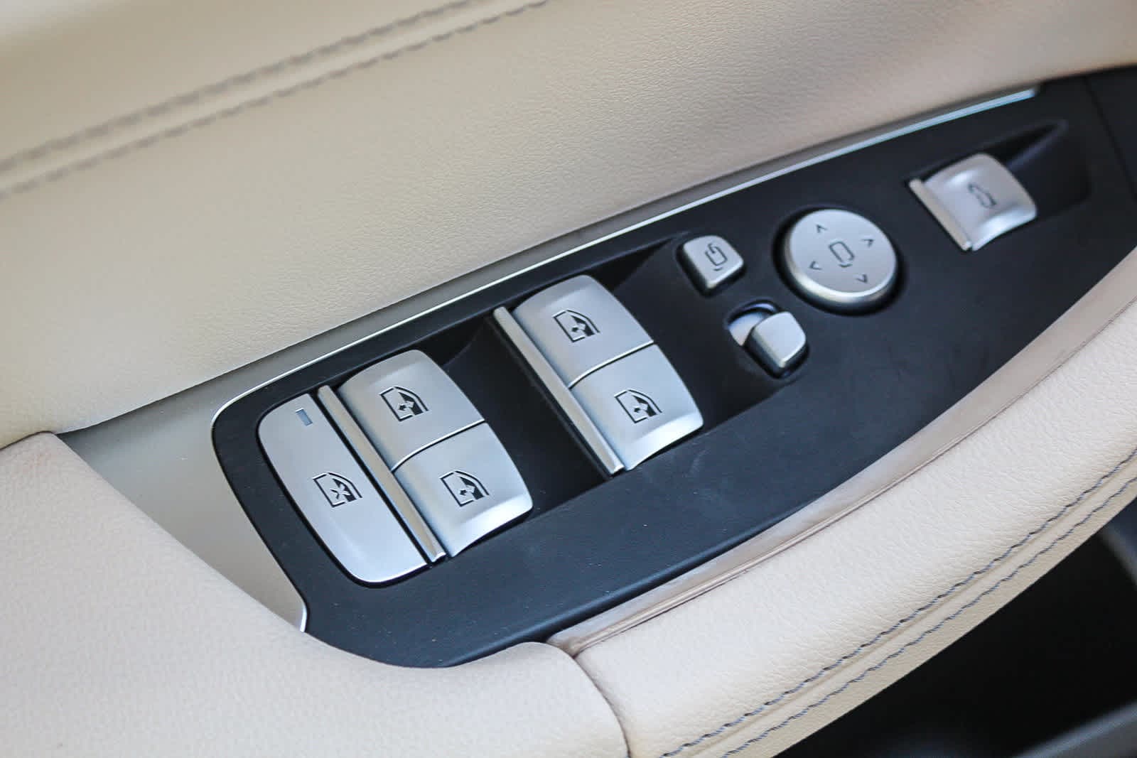 Thumbnail: 2025 BMW X4 - 20