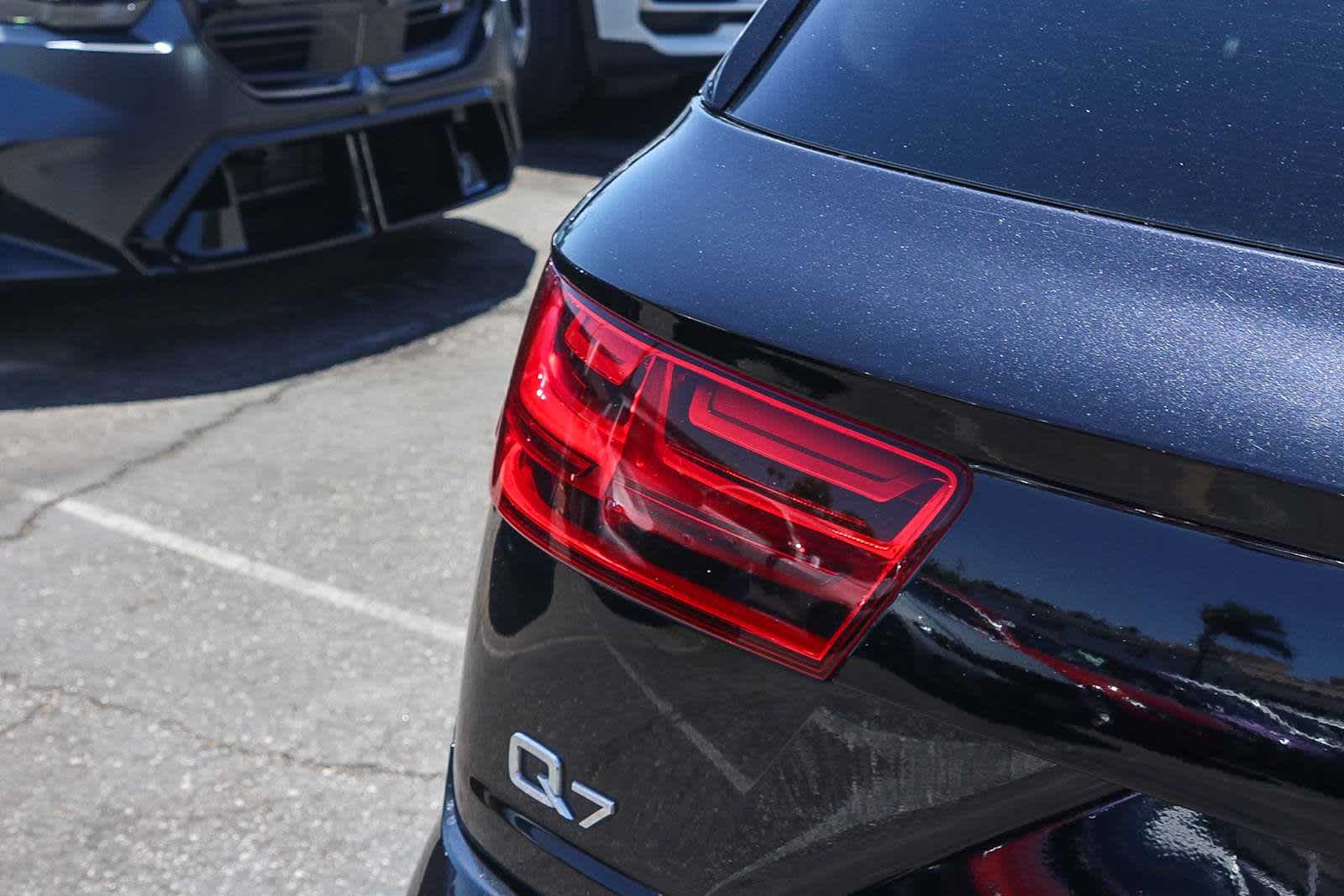 Thumbnail: 2017 Audi Q7 - 7