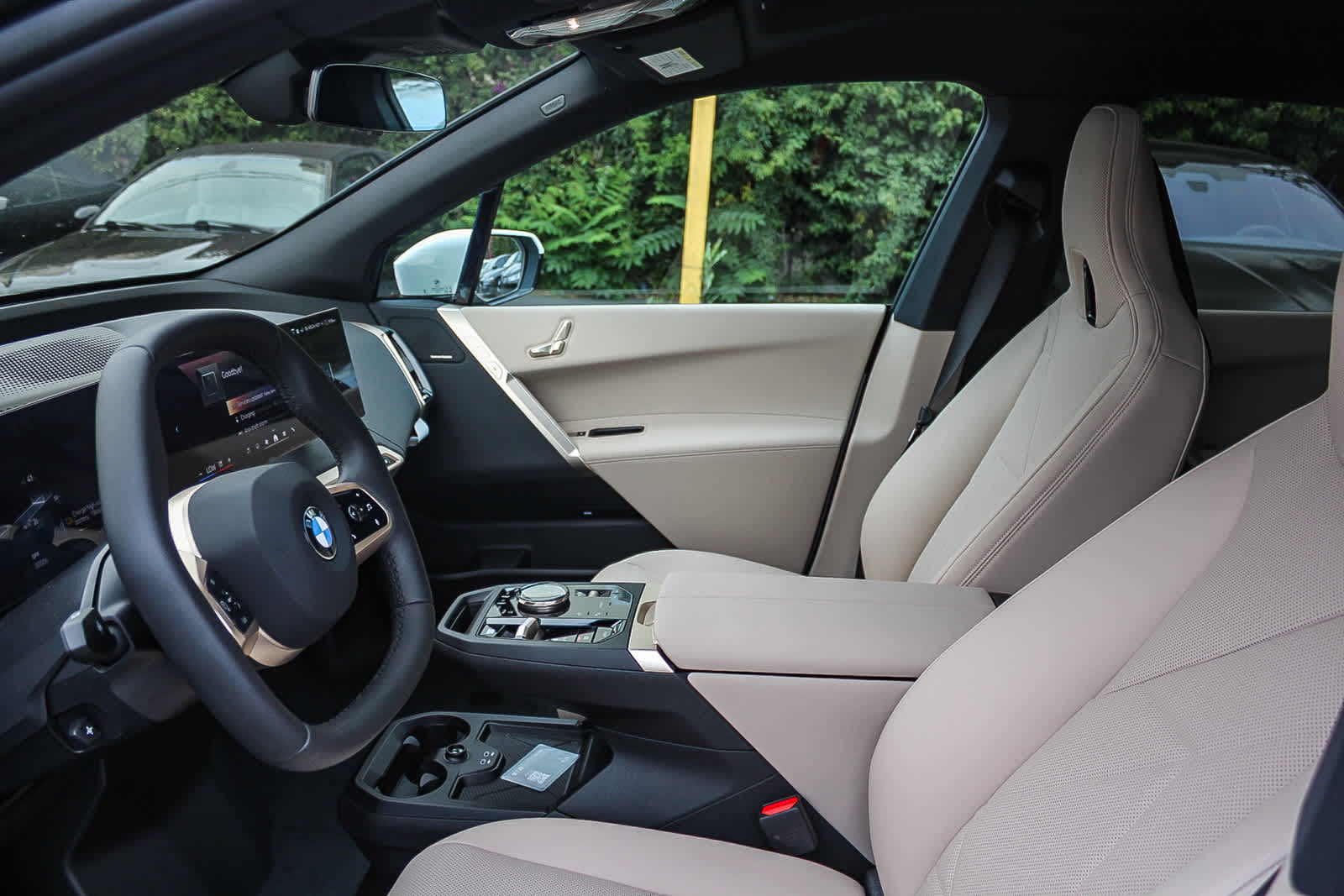 Thumbnail: 2026 BMW iX - 18