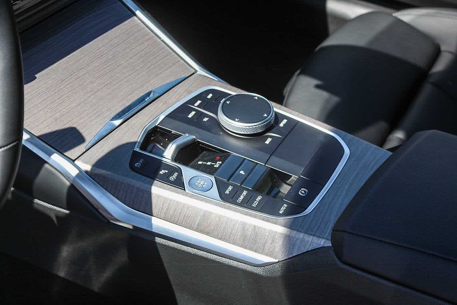 Thumbnail: 2026 BMW 3 Series - 16