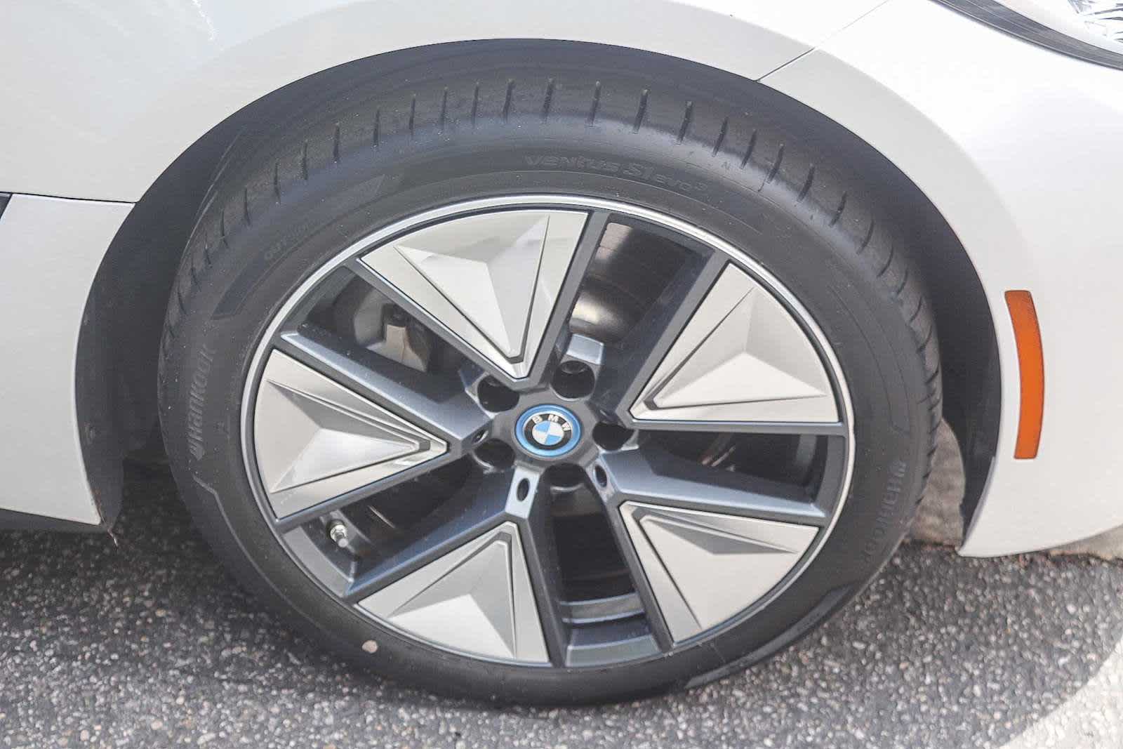 Thumbnail: 2023 BMW i4 - 9