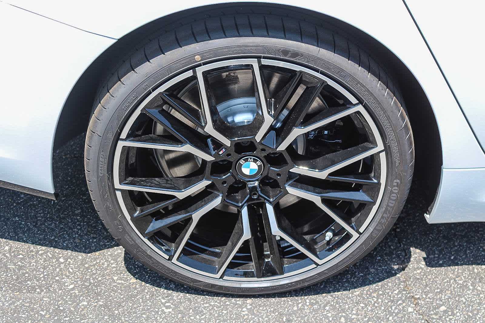 Thumbnail: 2026 BMW 8 Series - 8