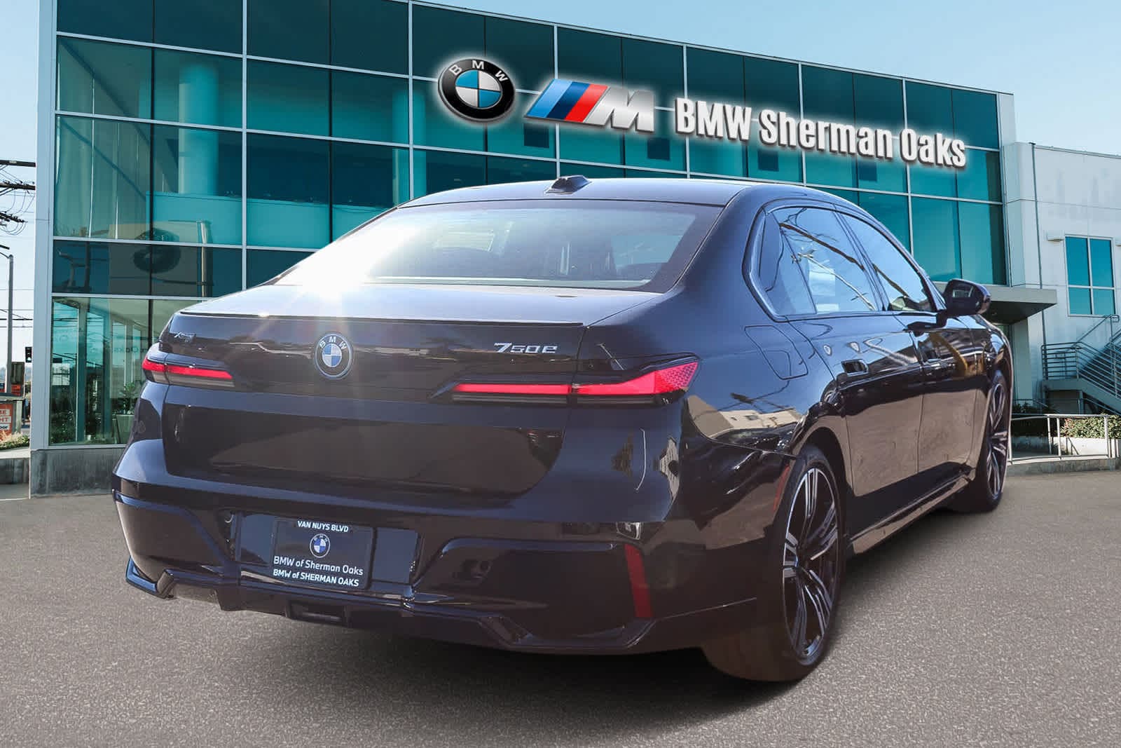 Thumbnail: 2026 BMW 7 Series - 4