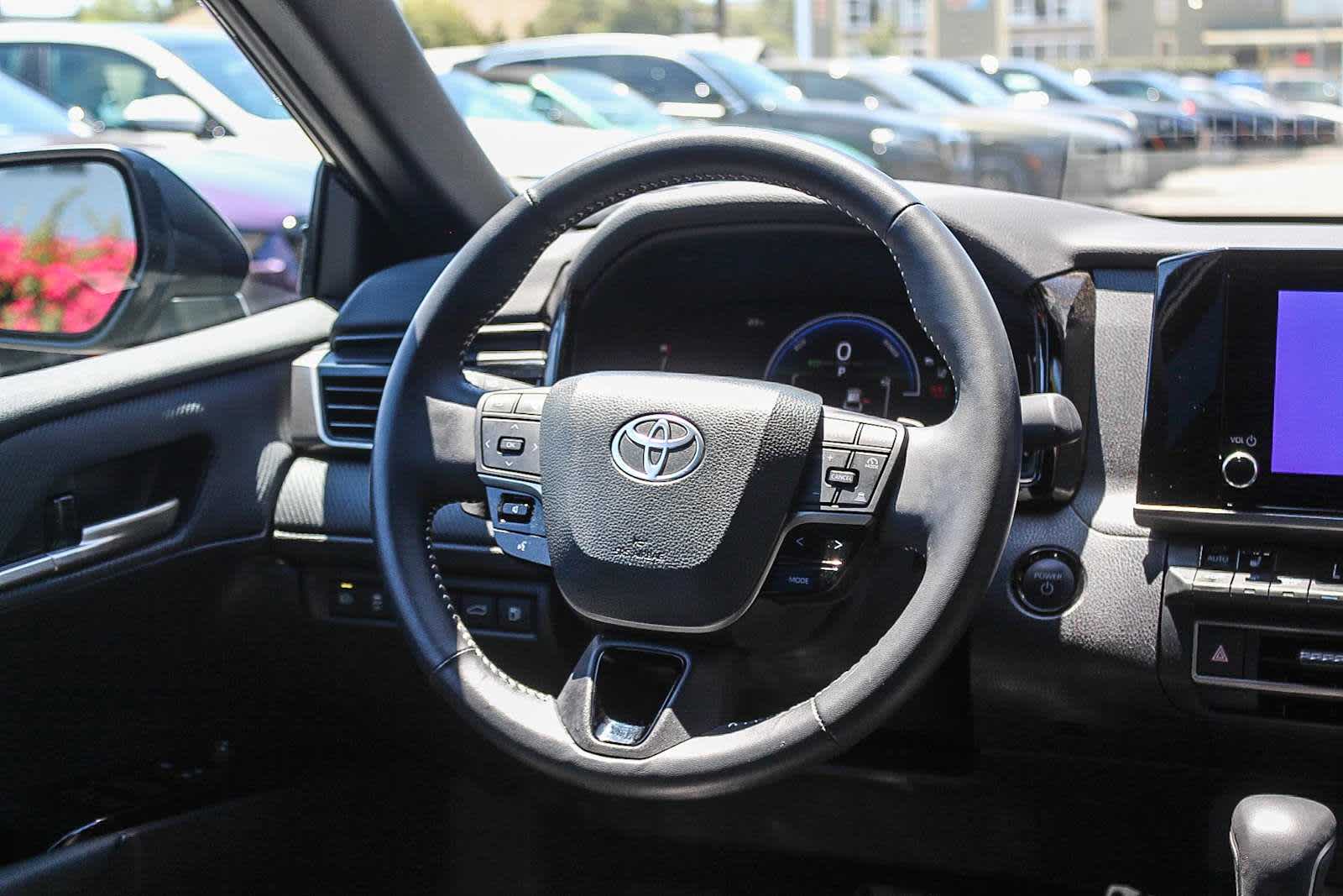 Thumbnail: 2025 Toyota Camry - 15