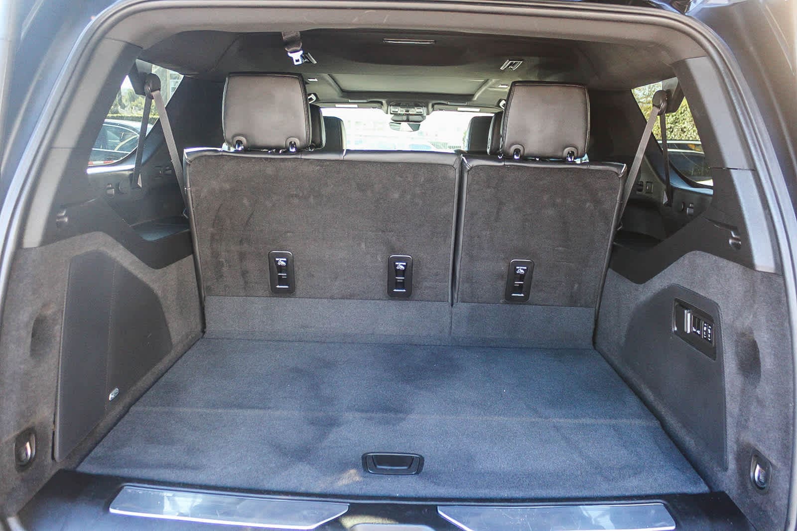 Thumbnail: 2024 Cadillac Escalade - 25