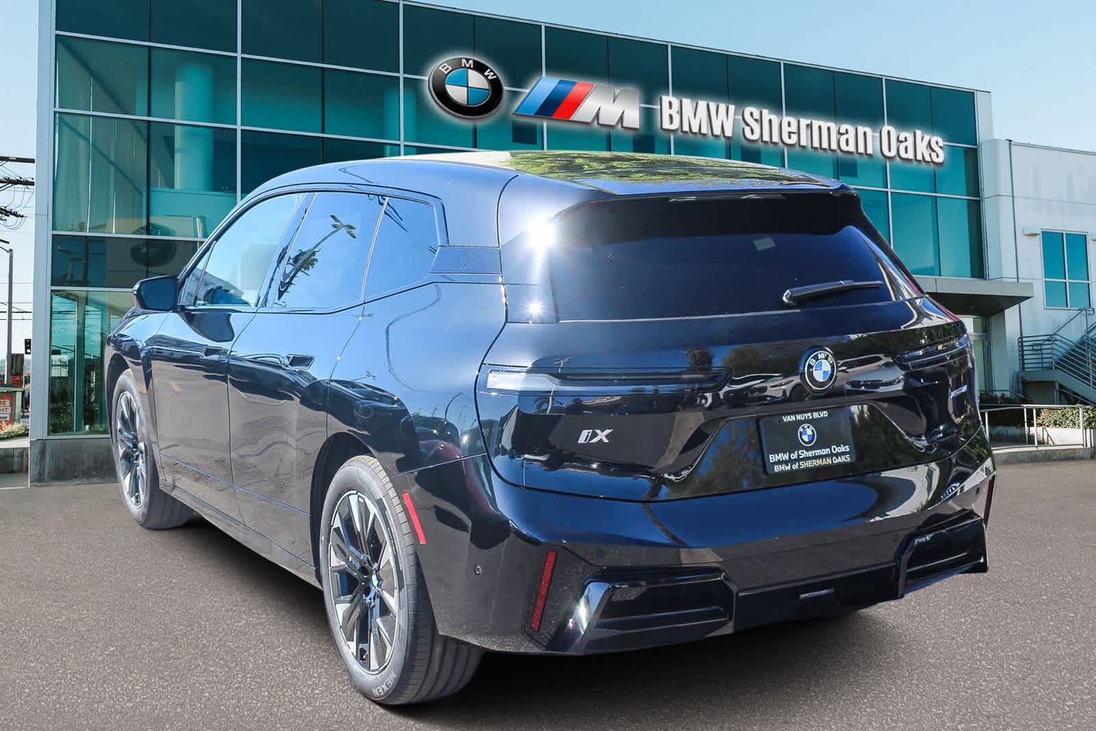 Thumbnail: 2026 BMW iX - 6