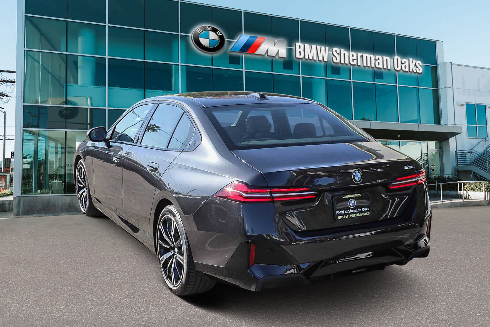 Thumbnail: 2026 BMW 5 Series - 6