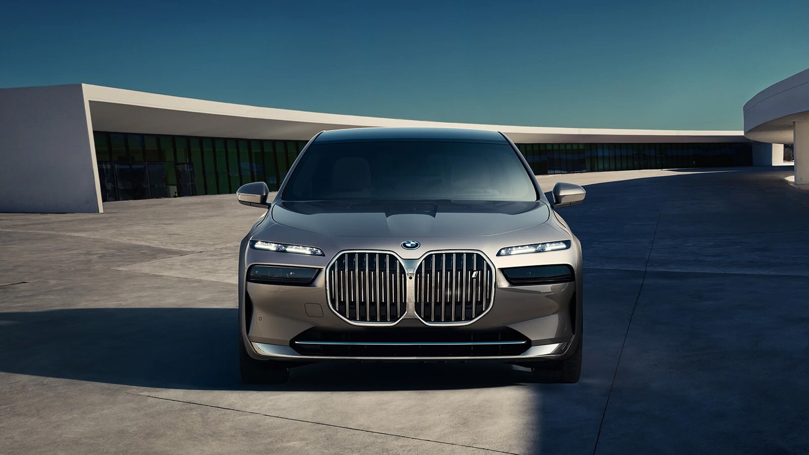 2023 BMW i7.jpg