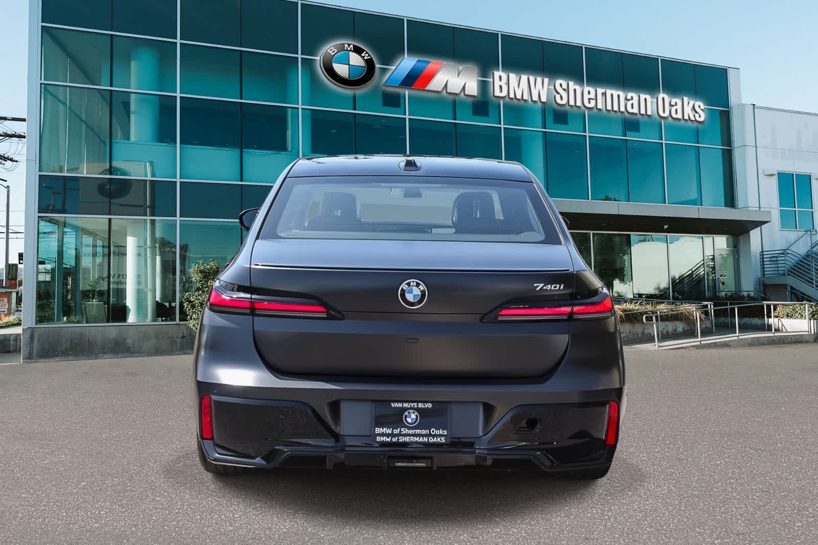 Thumbnail: 2026 BMW 7 Series - 5