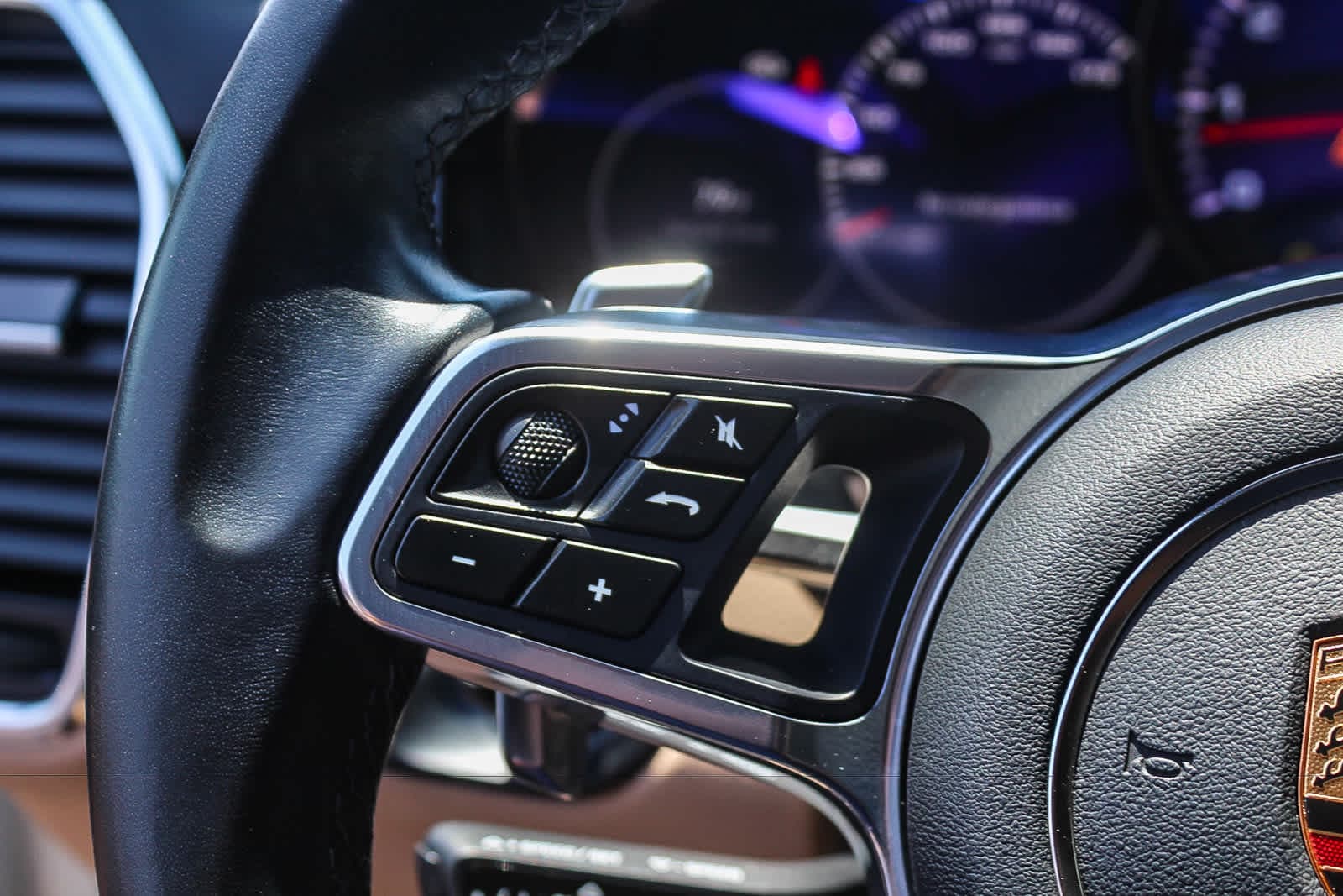 Thumbnail: 2023 Porsche Cayenne - 21
