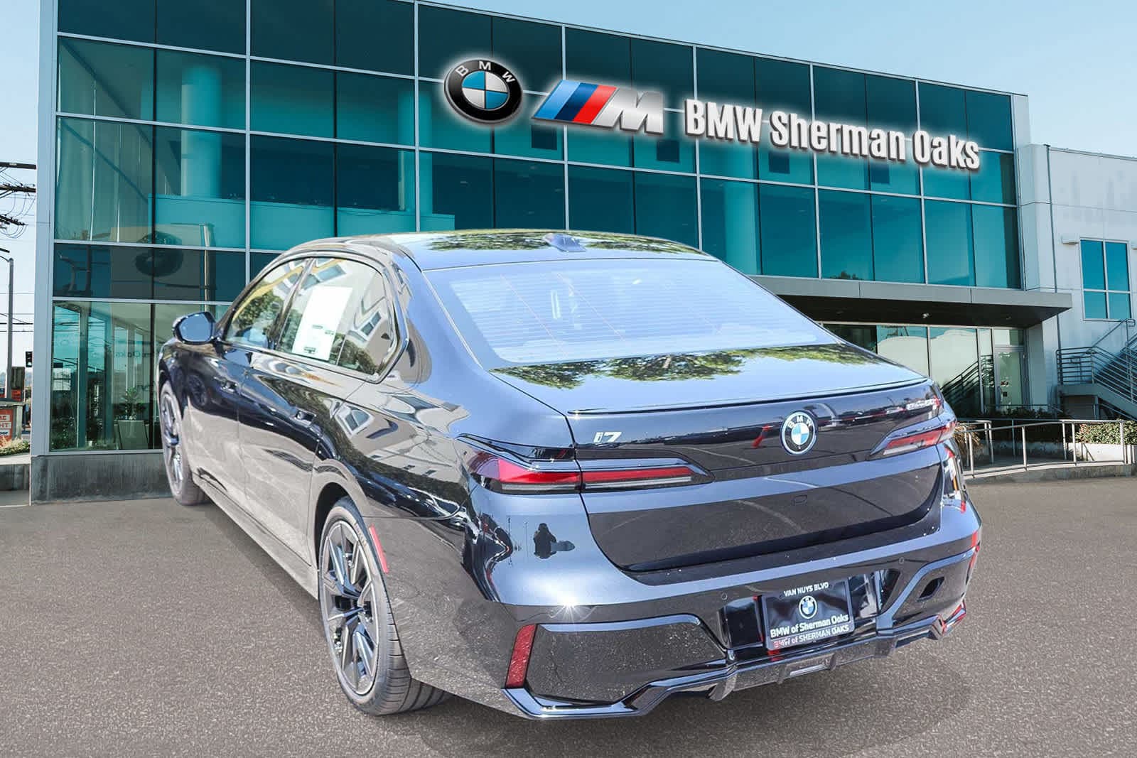 Thumbnail: 2025 BMW i7 - 6