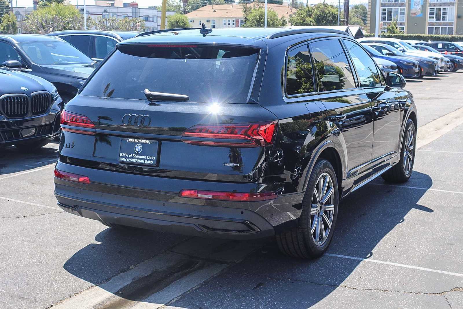 Thumbnail: 2023 Audi Q7 - 4