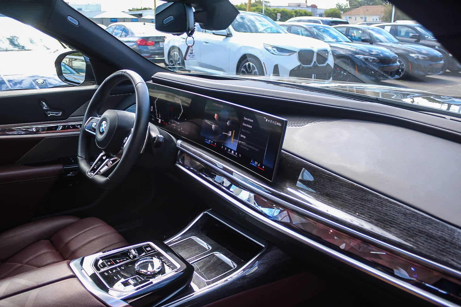 Thumbnail: 2026 BMW 7 Series - 16