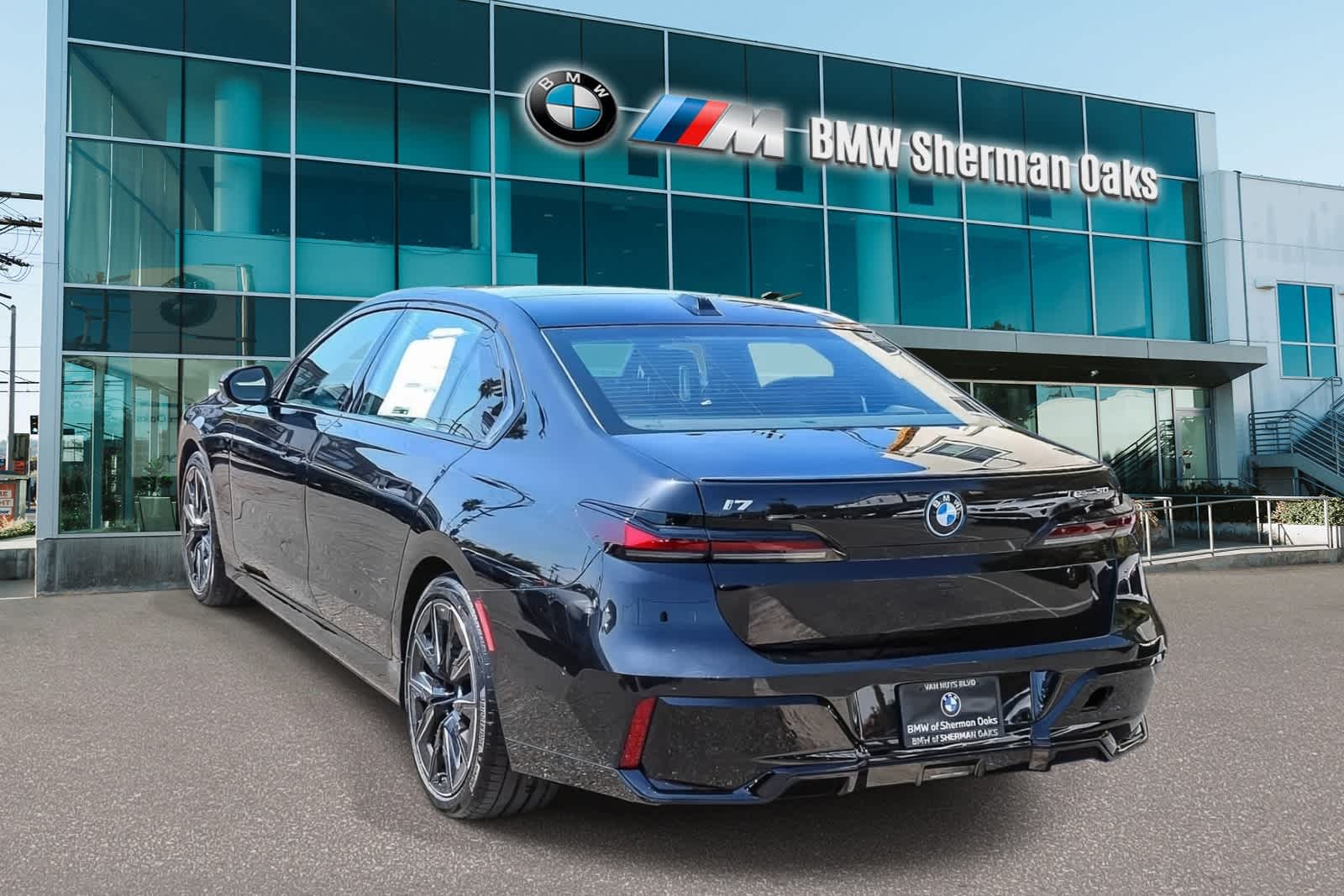 Thumbnail: 2026 BMW i7 - 12