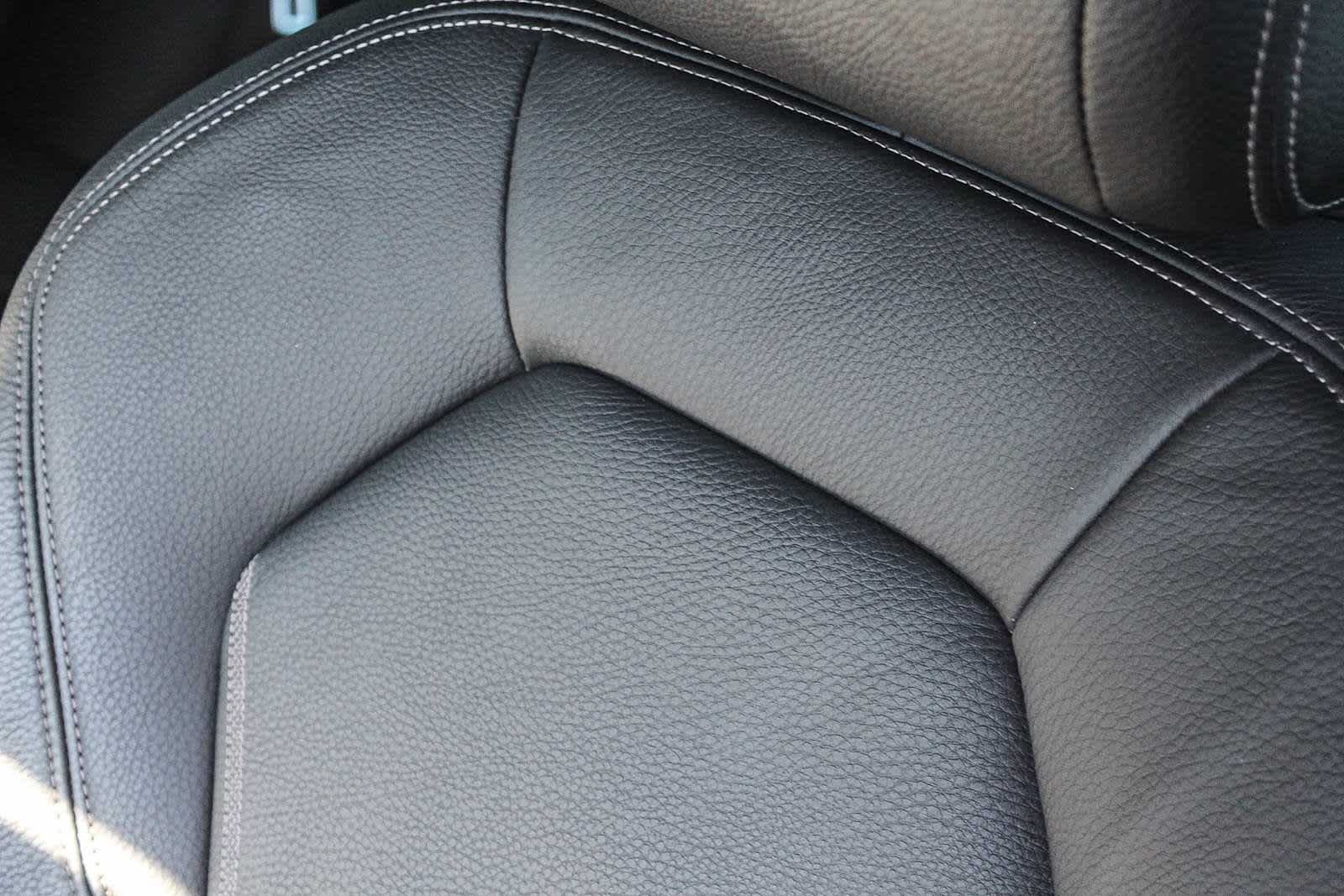 Thumbnail: 2023 BMW 5 Series - 25