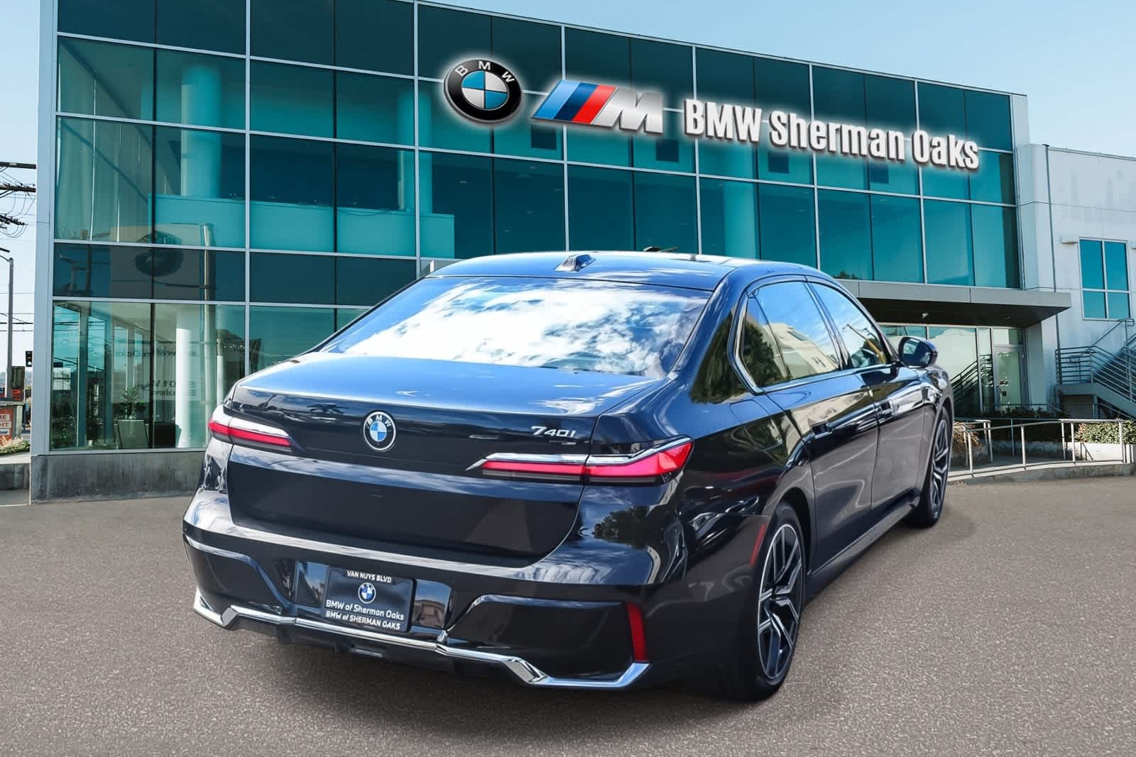 Thumbnail: 2026 BMW 7 Series - 4