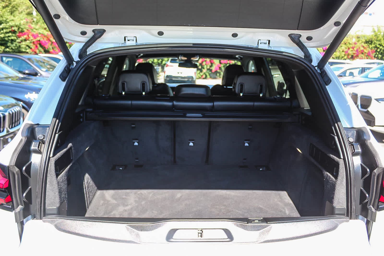 Thumbnail: 2025 BMW X5 - 25