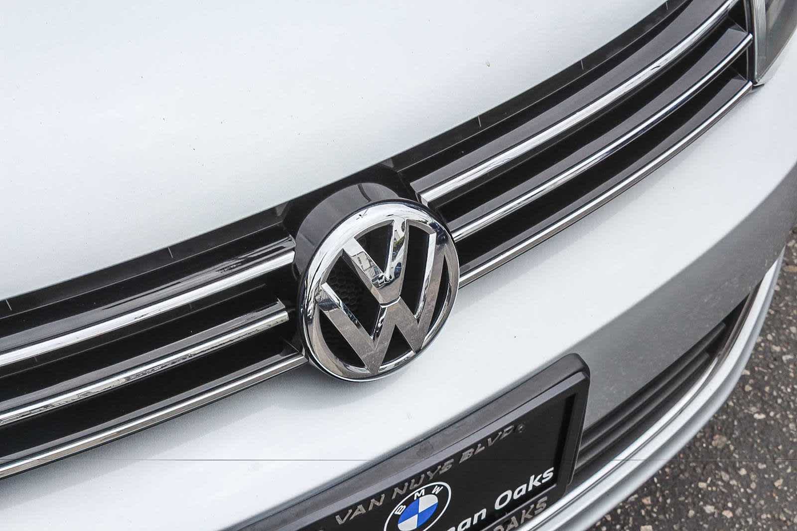 Thumbnail: 2013 Volkswagen Eos - 18